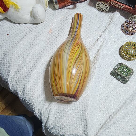 HANDBLOWN 16" ART GLASS SWIRL VASE - Picture 5 of 7